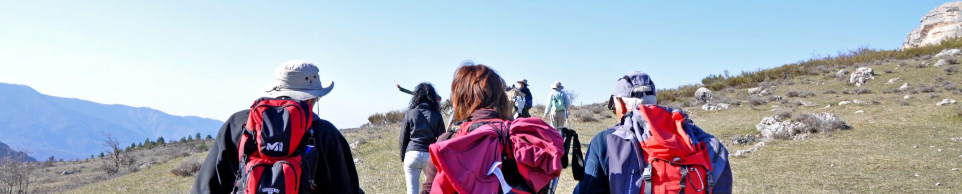 Trekking su lunga distanza per gli itinerari dei sentieri delle Alpes de Haute Provence.