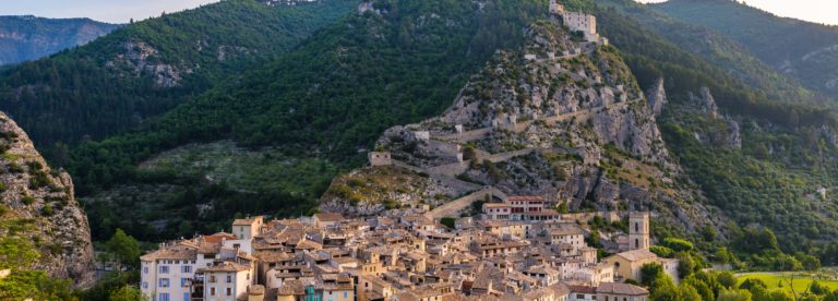 Entrevaux citadelle (roccaforte) fortificata Vauban ©T. Verneuil