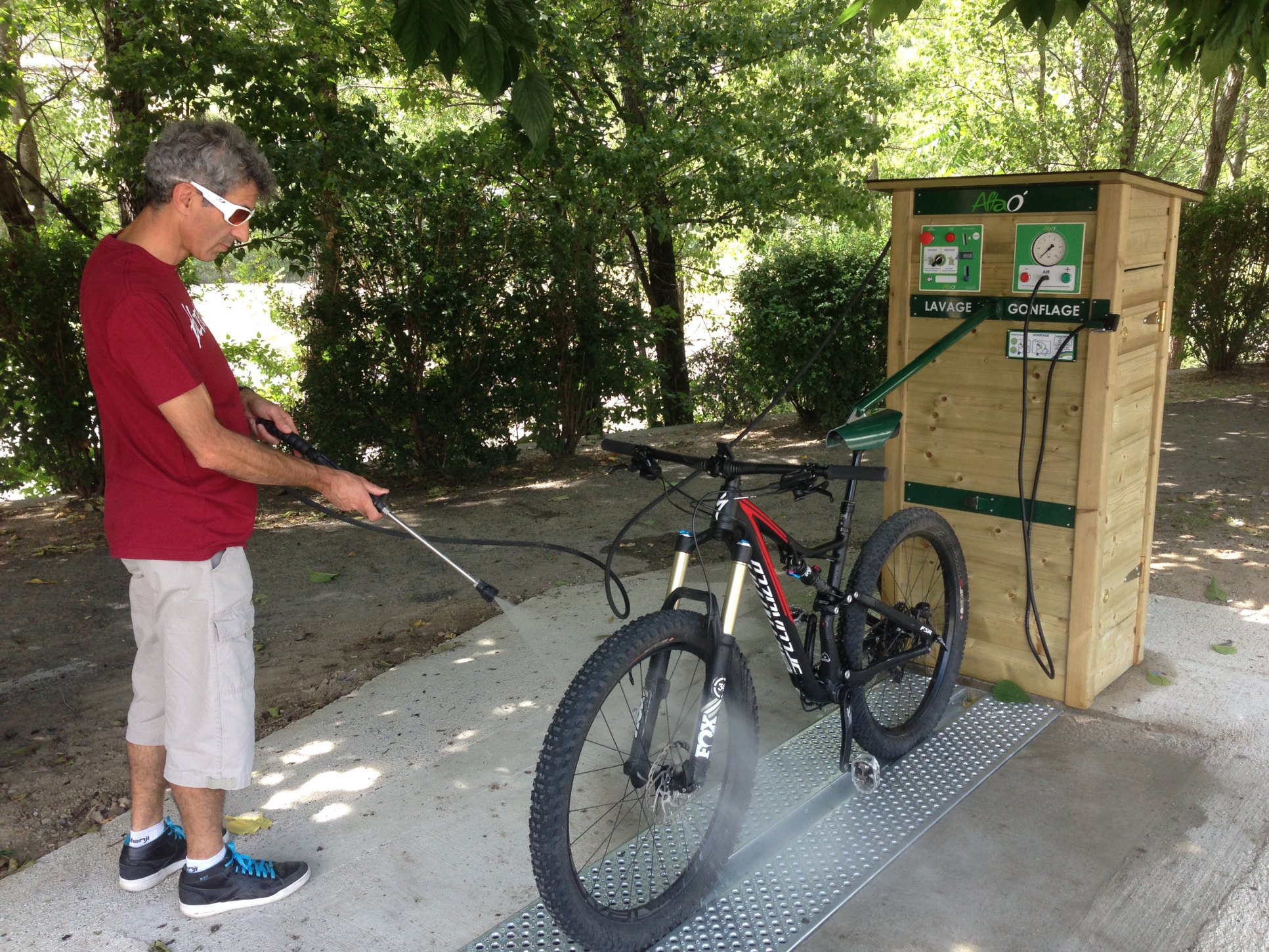 Stazioni di servizio per biciclette e mountain-bike