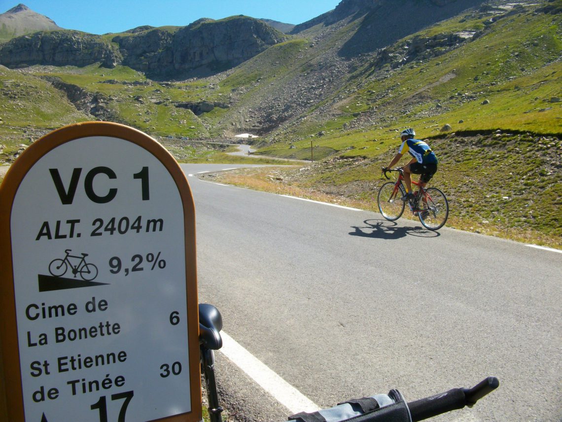 In bici nella valle dell'Ubaye valico della Bonette